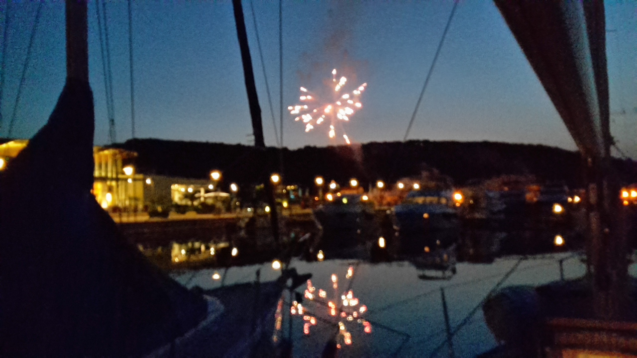 Feuerwerk in Sutomiscica